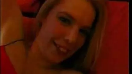 Braziliaanse massage pornofilms MFM buitenshuis is dubbel mooier voor een brunette