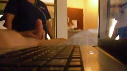 Twee vriendinnen delen korte pornofilm een zwarte lul neuken