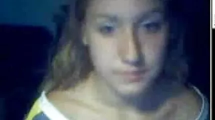 Ze gaf vrouwen pornofilms haar natte poesje om te neuken door een grote lul