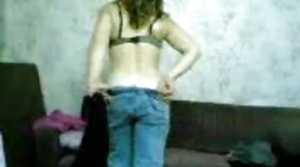 Jong broer en zus geneukt in gratis pornofilmpjes kamer teef