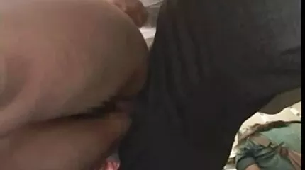 Narcist trash Neukt Zus Vriendje in zijn afwezigheid sexfilm oma