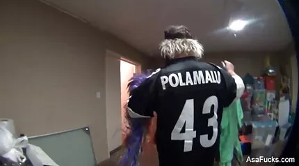 Schattig 18 jaar oud mager vingeren Poesje in pornofilm xx ouder bed