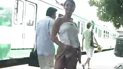 Ik bestelde een clit vacuüm en vroeg voor een hardcore pornofilms trio