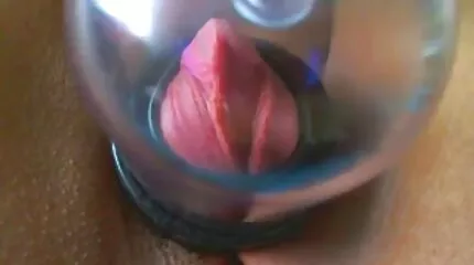 Porno Narcissus jerks lul op zichzelf in de gratispornofilmskijken spiegel