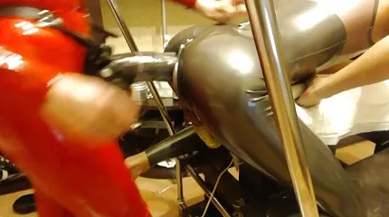 Harde lesbisch sexfilm stiefmoeder verleid stiefzoon met grote tieten