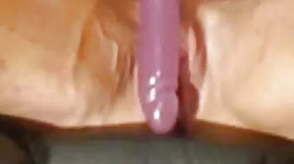 19-jarige gratis pornofims brunette neemt de gezonde lul van haar partner in haar mond om lul te zuigen