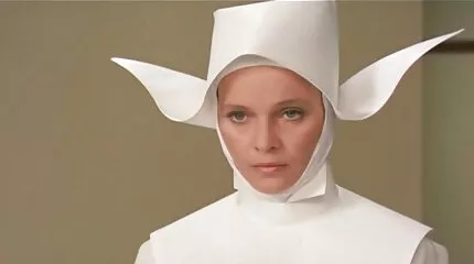 Rondborstige Aziatische geeft lul naar Samurai na eerste gratis lange sexfilms date