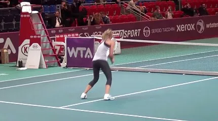 Cumshot in een roodharige vrouw na seks doggy style en oude sexfilms in de missionaris positie