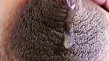 Babe poesje scheten terwijl beste pornofilms lul beweegt er